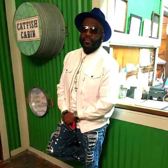 Meet your Posher, Dennis - Picture 1 of 1